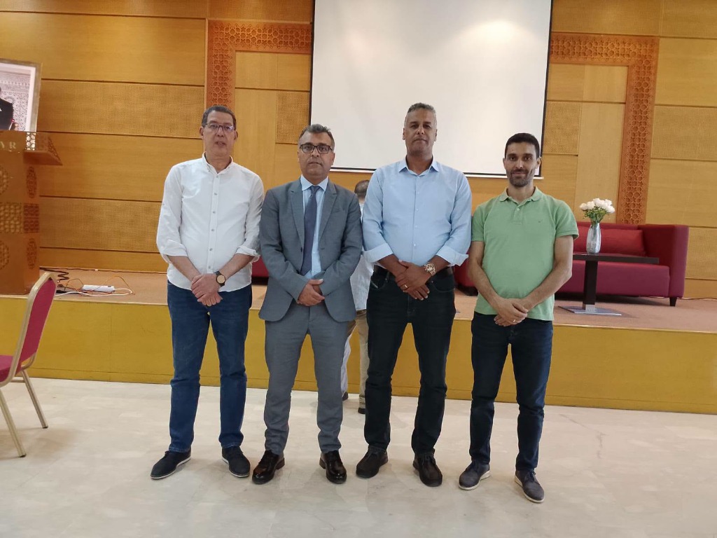 Le Directeur du CRMEF Marrakech-Safi avec les encadrants de l'atelier national